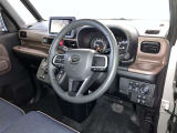 前方の見通しが良いすっきりした視界、誰でも扱いやすく運転できます。疲れにくく安心ドライブを更に快適なものにします!