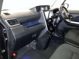 すっきりとしたデザインの内装は、さすがトヨタ車の上品さを感じます。