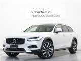 ボルボ V90クロスカントリー B6 AWD プロ 4WD