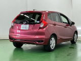 後席の窓には外から車内が見えにくくなるプライバシーガラスを採用。周りを気にせずリラックスして過ごせます