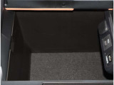 新しい時代の到来!便利なスマートキー付です。プッシュエンジン式スタートスイッチが新鮮さを感じます。ポケットに鍵を入れたままでもエンジン始動致します。まずは体験してみて下さい