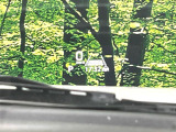 【ヘッドアップディスプレイ】現在の速度や走行情報をデジタル表示で運転席前方のガラスに投影!運転中、目線をずらさず必要な情報を確認できるのでとっても便利で安心!