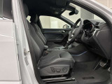 長時間の運転でも疲れを感じにくい、適度な硬さのシートです!