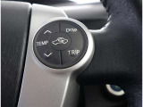 運転中、オーディオの操作をしてて、ハッとしたことはありませんか?ステアリングスイッチは、運転中でもハンドルでオーディオの操作が可能です。