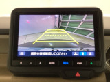 バックモニター付きで、車庫入れやバック時の後方確認をしっかりサポート。モニターに映し出される映像で死角も確認しやすく、狭い場所での駐車や後退時の操作をより安心して行えます。