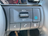 プロパイロット搭載。高速道路でドライバーに代わってアクセル、ブレーキ、ステアリングを自動制御します。