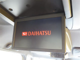 フリップダウンモニター付き!長時間のドライブも、退屈する事なく過ごせます!