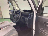 納車前にはプロのメカニックが点検、整備を行いますので安心してお乗り頂けます!!