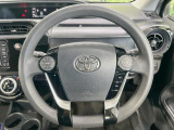 インテリアに合わせたデザインのステアリングは、運転される方のことも考え、運転しやすい形状、大きさです。是非一度、実際に触ってお確かめください。