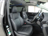 長時間の運転でも疲れにくいシートです。