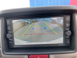 バックカメラが装備されてるから、駐車場での車庫入れもカメラで確認が出来るので安心。