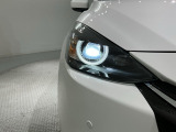 LEDヘッドライトは、点灯の瞬間から最大光量を発揮し、突然暗くなるトンネルなどでの安定感を高めます。