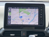 日産純正9インチメモリーナビ(MM223D-L)装備、NissanConnectサービス対応、オペレーター通話や音声対話検索、スマホアプリと連動などに対応した高機能ナビ。