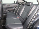 後席は、膝元に十分なスペースを確保!室内も専門のスタッフによる清掃済みでキレイです♪是非一度ご覧ください!