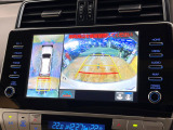 【マルチテレインモニター】車のフロントやサイドのカメラ画像を同時にモニター表示することで、悪路や狭い道を走行時でも周囲の状況確認ができ安心!本格SUVにうれしい装備です♪