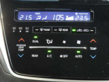 左右独立温度コントロールフルオートエアコンです。運転席、助手席それぞれで独立して温度設定ができます。冷え性の方が乗っても安心ですね♪