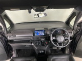 【前方視界】開放的な前方視界!運転がしやすく疲れにくいです♪窓が大きく、見通しがとっても良いおクルマですよ♪