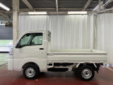 【スマートアシスト搭載車】 衝突回避支援ブレーキ機能(対車両・歩行者)、衝突警報機能(対車両・対歩行者)、誤発信抑制制御機能などの機能で安全な運転をサポートします。