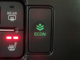 エンジン、エアコンなどを制御し低燃費な『ECONモード』に、また走りを楽しみたいとき、空調など快適性を重視したいときにはスイッチOFFで通常モードに切り替えができます!