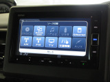 ナビゲーションは純正メモリーナビ(VXM-234VFi)を装着しております。AM、FM、CD、DVD再生、Bluetooth、音楽録音再生、フルセグTVがご使用いただけます。