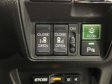 【両側パワースライドドア】スマートキーや運転席のスイッチで後席両側スライドドアの開閉が可能♪