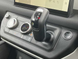 【シフトレバー】ガングリップタイプのシフトレバーはしっくりと手になじみスムーズなシフト操作が行えます。スレや汚れはございません。