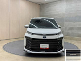 お車購入のポイントとなるフロントマスクです。上質で迫力あるデザインですね☆☆