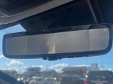 【デジタルインナーミラー】後席の大きな荷物や同乗者で後方が確認しづらい時でも安心!カメラが撮影した車両後方の映像をルームミラー内に表示。クリアな視界で状況の確認が可能です!