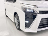 フォグランプ装着車です。暗い夜道の車両前方を明るく照らします