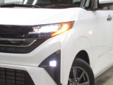 LEDヘッドライトです。デザイン性がよくとても明るいので、夜間の走行や悪天候でも安心です。しかも長寿命!