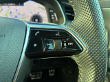 地図情報や車両情報などをステアリングのスイッチから操作して表示できます。