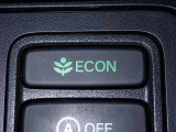 エンジン、エアコンなどを制御し低燃費な『ECONモード』に、また走りを楽しみたいとき、空調など快適性を重視したいときにはスイッチOFFで通常モードに切り替えができます!