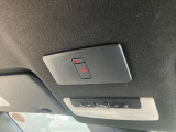 SOSコールボタンを装備しています。事故やあおり運転に遭った時など、オペレーターへ直接通話できて救援要請が出来ます。