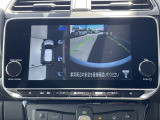 上から見たような画像で車庫入れなどに便利なアラウンドビューモニター