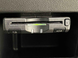ETCカードを挿入することで高速道路を利用する際の支払いがキャッシュレスになったり、ETCスマートインターチェンジが利用できたり、とても便利なアイテムです!保証は修理保証のみとなります。