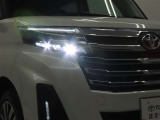 高輝度で点灯速度が速く、しかも消費電力の少ないLEDヘッドライトが装備されています!LEDの明るい光が走行中の視界の確保をサポートして、夜のドライブがより楽しく安全に運転できます♪