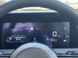 エコ運転支援にもなる燃費計が表示されるディスプレイ!各システムの作動状況など、様々な情報を表示します!