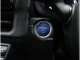 ポケットやバッグからキーを出さずにスマートに乗り込め、ボタンプッシュでおしゃれにエンジンスタートです。盗難防止イモビライザーも装備で安心です!