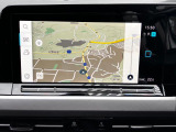 [DiscoverPro]ナビゲーション機能をはじめ、車両各種設定/アシストシステム設定、Bluetooth、App-Connectなどの機能を持ち合わせています。