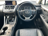 NX 300h バージョンL 4WD 本革シート