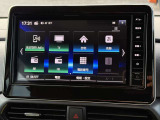 日産純正メモリーナビ。操作も簡単なタッチパネルです。
