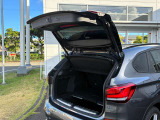 BMW Premium Selection保証では、ご購入後2年間に渡り走行距離無制限で、エンジン・ブレーキ・ミッション等のメイン部分に関しまして、万が一修理・整備が必要になりました際に部品・工賃無料にて対応いたします。