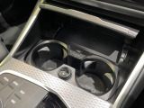 安心のBMW認定中古車は100項目の箇所を徹底的にチェック致します。機械的な箇所や電気系、コンピューターなどをご納車前に点検し、交換基準に達した部品は全て新品に修理返品した後にご納車致します。