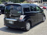 とても便利な【両側電動スライドドア】ドアハンドを少し引くだけでリアドアが自動開閉します。