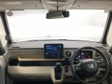 フロントガラスが大きく、ワイドな視界で運転もしやすくなるように設計されています。