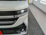 暗闇でも前方をくっきりと照らしてくれるライトです。夜の運転でも安心ですね。