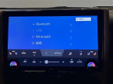 無線でBluetooth搭載機器を接続出来スマートフォンを接続して音楽を聴いたり、ハンズフリーで電話も可能です!イヤホンコードの煩わしさから解放、断線の可能性減少。快適な運転を提供します!