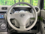 インテリアに合わせたデザインのステアリングは、運転される方のことも考え、運転しやすい形状、大きさです。是非一度、実際に触ってお確かめください。