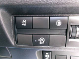 片側電動スライドドアのスイッチ付です。車内からもスイッチひとつで楽にドアの開閉が可能です。電動なので開閉時に力を使う必要がなく、半ドアになることもありません!
