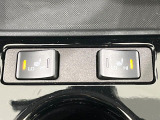 【シートヒーター】寒い日に重宝するシートヒーター!エアコンより早く温まってくれるので寒がりの人も安心ですね♪エアコンの温風は乾燥するから苦手、という方にもをおすすめです。
